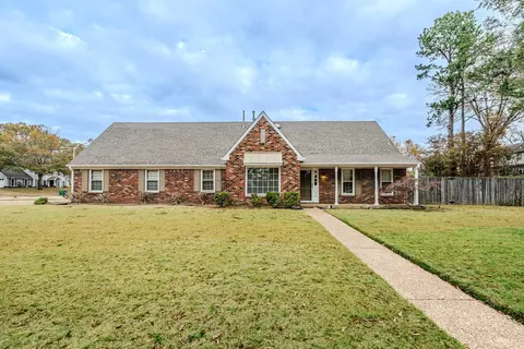 7824 Cross Village Dr, Germantown, TN 38138