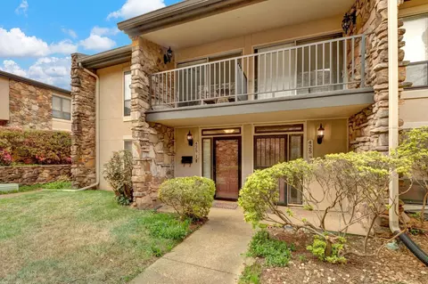 425 S Perkins Rd #425-1, Memphis, TN 38117