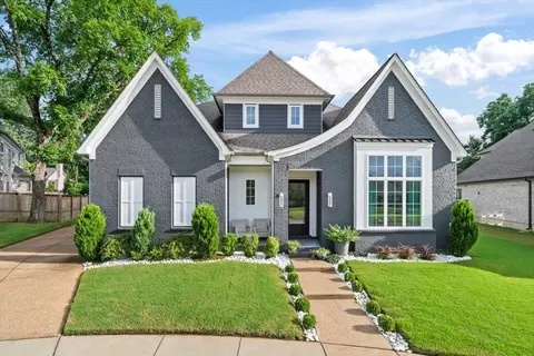 10073 Village Cross Cir, Collierville, TN 38017