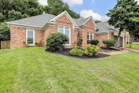 8924 E Carrollwood Ln, Memphis, TN 38016