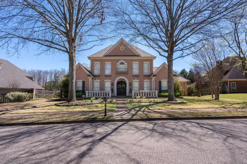 1911 Almadale Farms Pkwy, Collierville, TN 38017