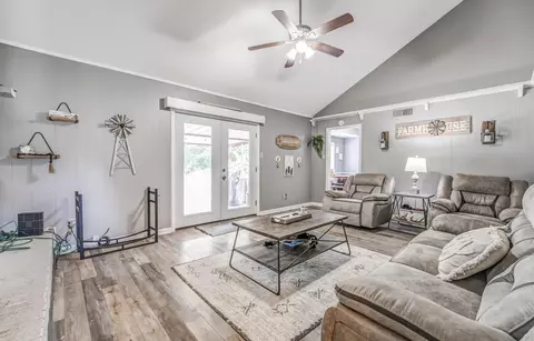 Living - 7485 Summer Ave, Bartlett, TN 38133 photo 3 of 4