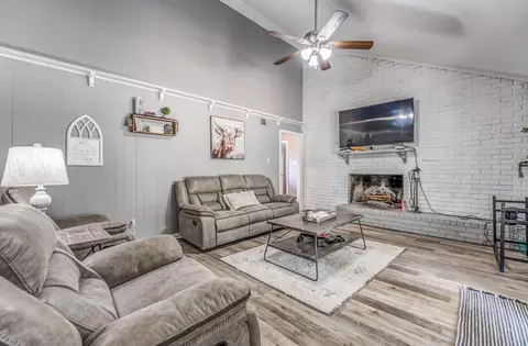 Living - 7485 Summer Ave, Bartlett, TN 38133 photo 1 of 4
