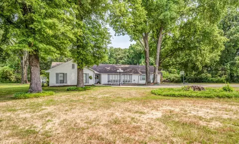 Exterior - 7485 Summer Ave, Bartlett, TN 38133 photo 5 of 11