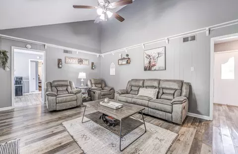 Living - 7485 Summer Ave, Bartlett, TN 38133 photo 2 of 4