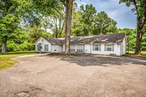 Exterior - 7485 Summer Ave, Bartlett, TN 38133 photo 2 of 11
