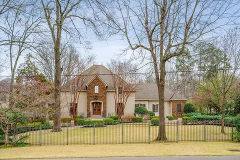 690 W Suggs Dr, Memphis, TN 38120