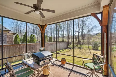 360 Saunders Creek Dr, Rossville, TN 38066