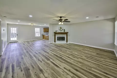Living - 175 Abby Rd, Drummonds, TN 38023 photo 2 of 4