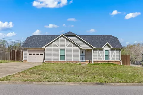 385 Travis Dr, Brighton, TN 38011