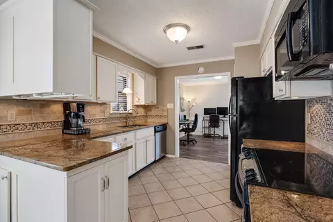 Kitchen - 3229 Venson Dr, Bartlett, TN 38134 photo 1 of 3