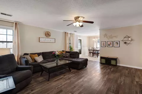 Living - 3229 Venson Dr, Bartlett, TN 38134 photo 3 of 4