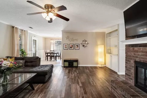 Living - 3229 Venson Dr, Bartlett, TN 38134 photo 4 of 4