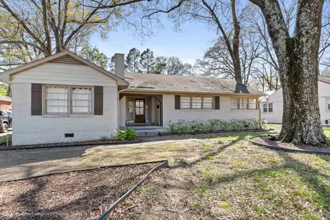 3381 Walnut Grove Rd, Memphis, TN 38111