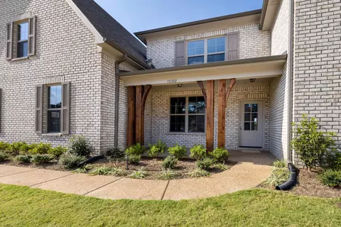 10332 Wading Heron Dr, Lakeland, TN 38002