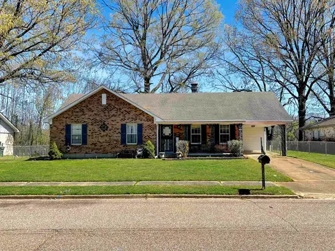 6946 Cades Brook Dr, Millington, TN 38053