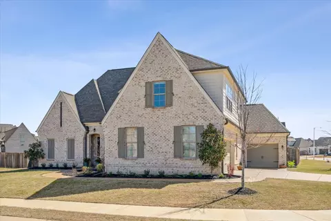 Exterior - 630 Cedar Shadows Cir E, Collierville, TN 38017 photo 3 of 6