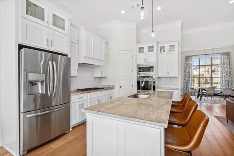 Kitchen - 630 Cedar Shadows Cir E, Collierville, TN 38017 photo 2 of 3