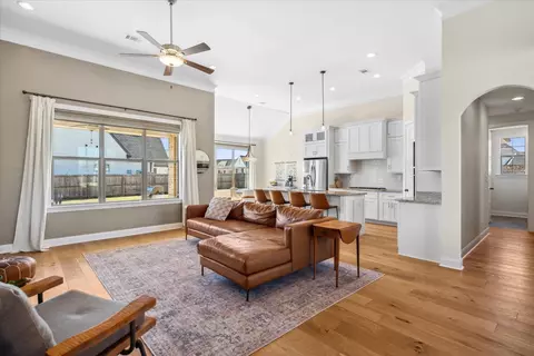 Living - 630 Cedar Shadows Cir E, Collierville, TN 38017 photo 1 of 3