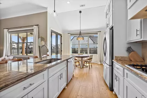 Kitchen - 630 Cedar Shadows Cir E, Collierville, TN 38017 photo 3 of 3