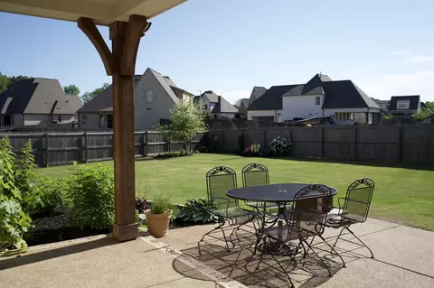 Exterior - 630 Cedar Shadows Cir E, Collierville, TN 38017 photo 4 of 6