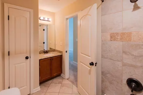 Bath - 4953 Canasta Cv, Bartlett, TN 38135 photo 6 of 6