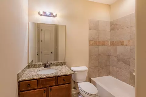 Bath - 4953 Canasta Cv, Bartlett, TN 38135 photo 4 of 6