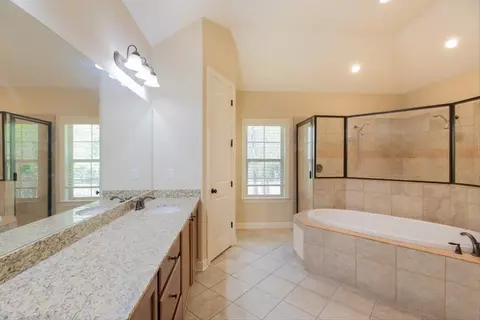 Bath - 4953 Canasta Cv, Bartlett, TN 38135 photo 1 of 6
