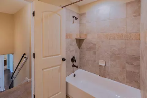 Bath - 4953 Canasta Cv, Bartlett, TN 38135 photo 5 of 6