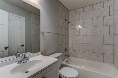 Bath - 84 Echo Cv, Collierville, TN 38017 photo 1 of 2