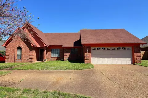 6304 Yale Rd, Bartlett, TN 38134