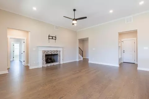 Living - 6411 Sallows Cv, Bartlett, TN 38135 photo 2 of 3