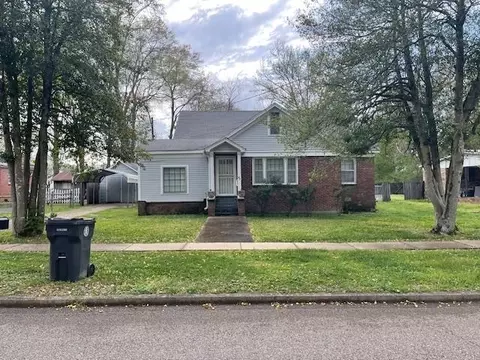 311 N Jones St, Bolivar, TN 38008