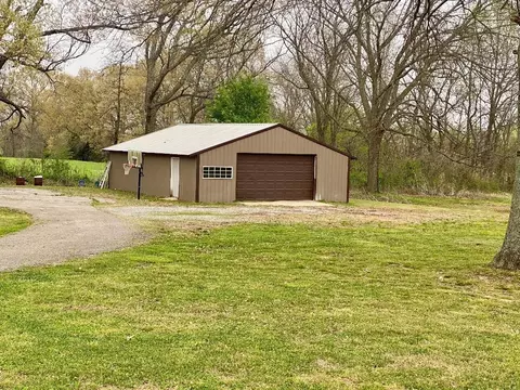 Exterior - 1986 Bride Rd, Covington, TN 38019 photo 9 of 11