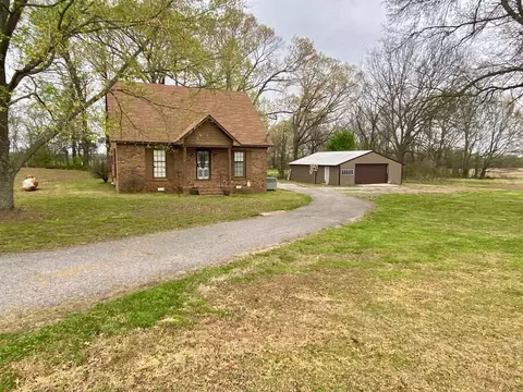 Exterior - 1986 Bride Rd, Covington, TN 38019 photo 2 of 11