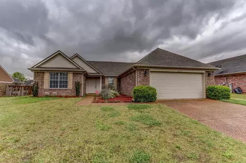 10233 Needle Pine Dr, Cordova, TN 38016