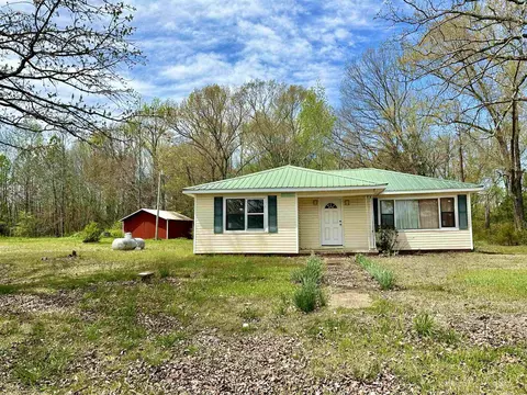 10083 22 Hwy S, Michie, TN 38357