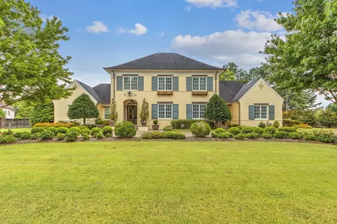 9027 S Hollybrook Ln, Germantown, TN 38138