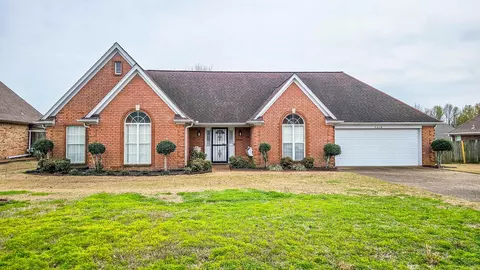4616 E Alden Lake Dr, Horn Lake, MS 38637