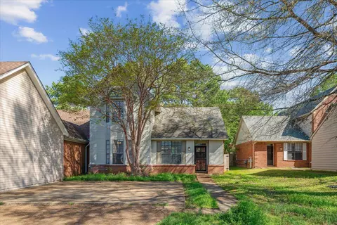 1134 Hunters Lake Dr, Memphis, TN 38018
