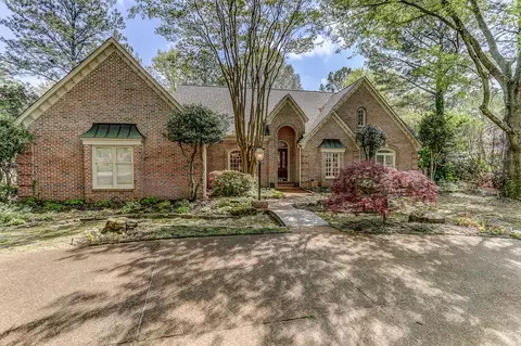 8711 Windrush Dr, Memphis, TN 38125