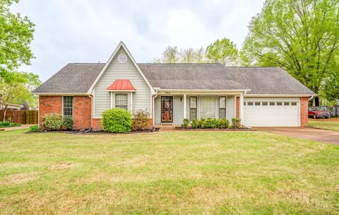 265 E Valleywood Dr, Collierville, TN 38017