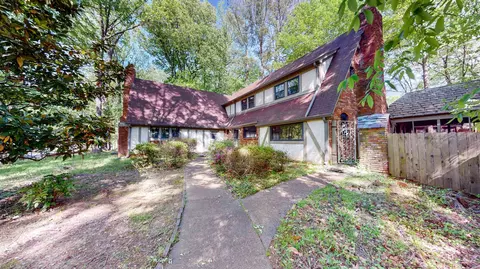 6918 Surrey Ln, Germantown, TN 38138