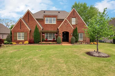 60 Twin Lakes Rd, Piperton, TN 38017