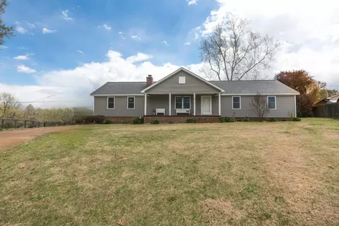 1231 Surrey Hill Pl, Covington, TN 38019