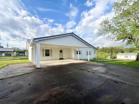 127 Carroll St, Adamsville, TN 38310