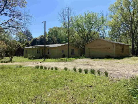 9185 Feathers Chapel Dr, Somerville, TN 38068