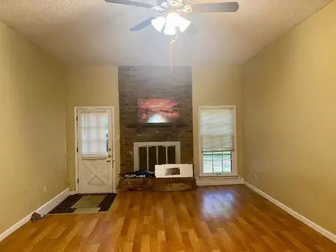 Living - 27 Kelley Dr, Covington, TN 38019 photo 3 of 3