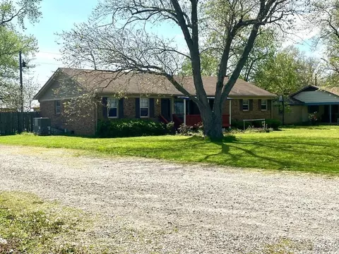 Exterior - 27 Kelley Dr, Covington, TN 38019 photo 2 of 6