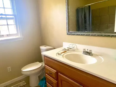 Bath - 27 Kelley Dr, Covington, TN 38019 photo 2 of 3